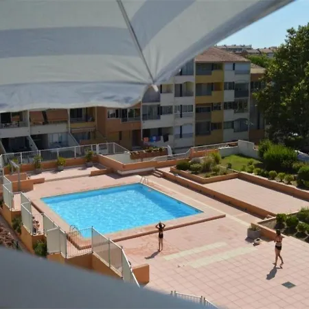 Cap Dauphin 3 *